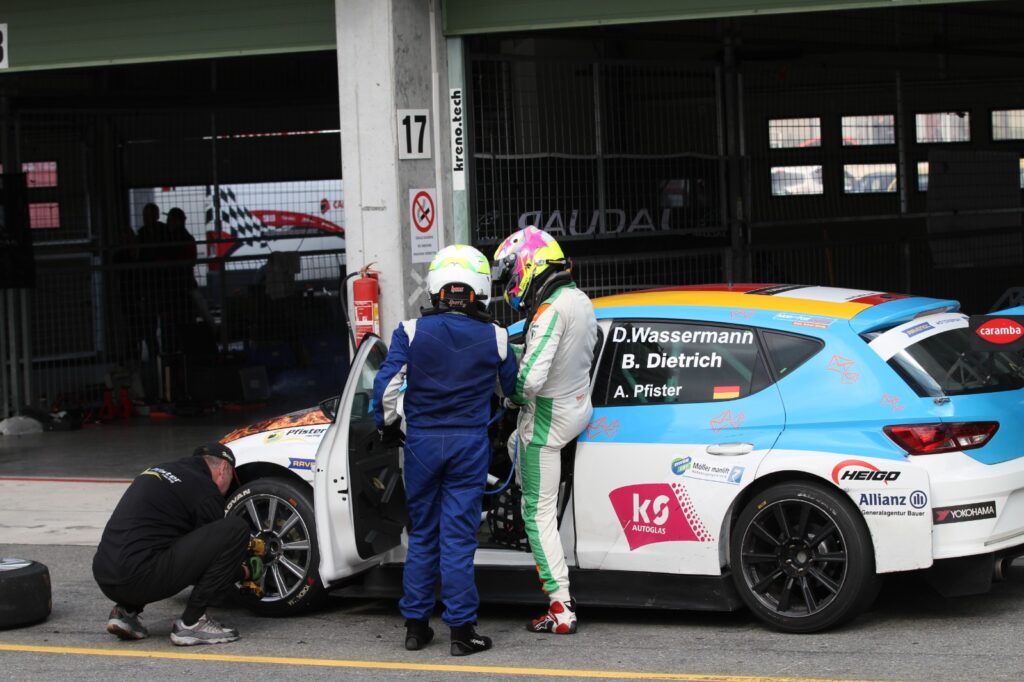 191022 Vize Titel für Pfister Racing nach anspruchsvollem 9H Endurance Rennen am Autodrom Brn2